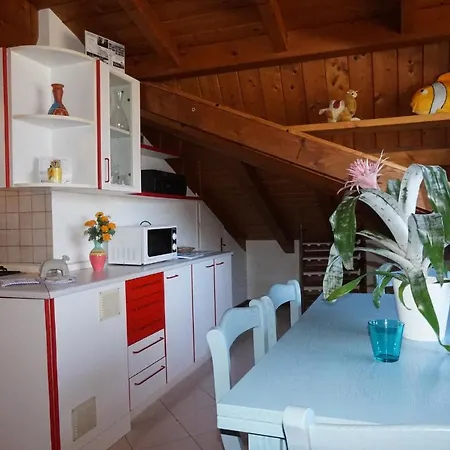 Beautiful Attic Near The Centre Of